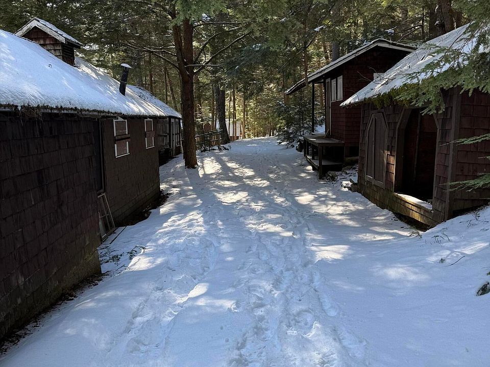 2nd image of 157 Craig Pond Trail
