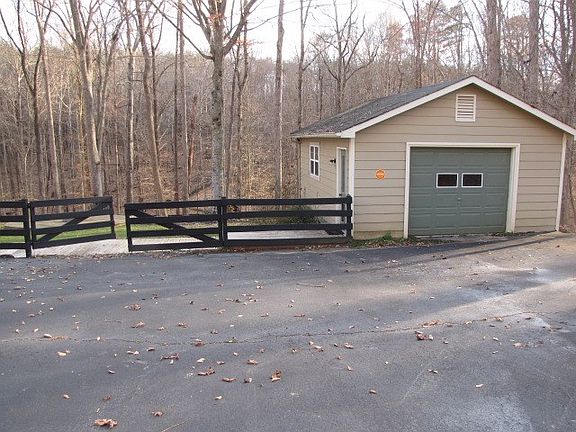 3rd image of 452 Conifer Dr