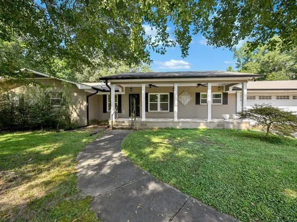 1601 Pleasant Valley Dr, Pell City, AL 35125
