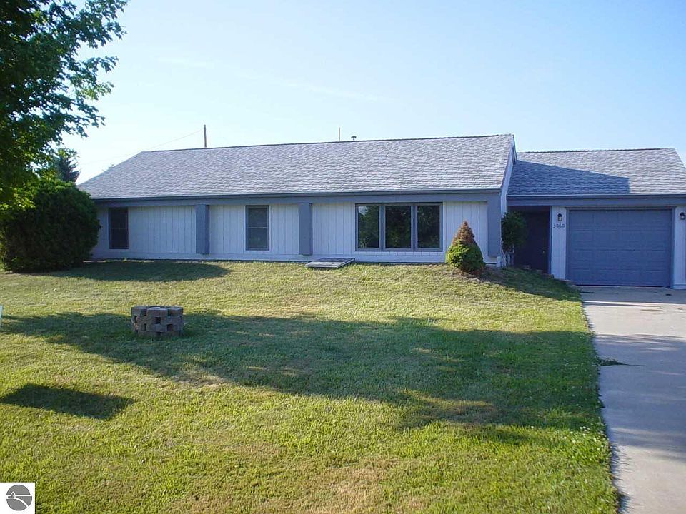 1st image of 3060 Elm Dr