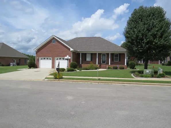 18 Cross Creek Dr, Russellville, AL 35654