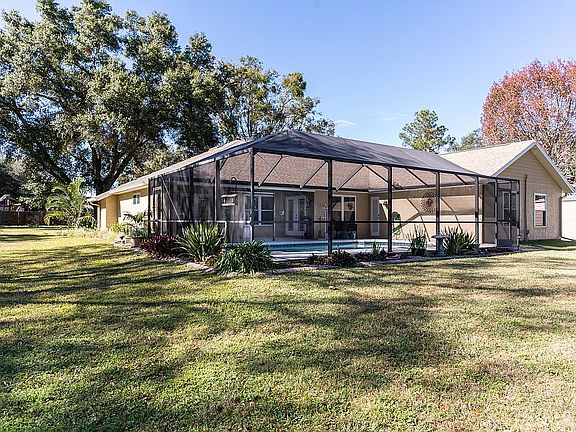 3rd image of 6008 Caroline Dr