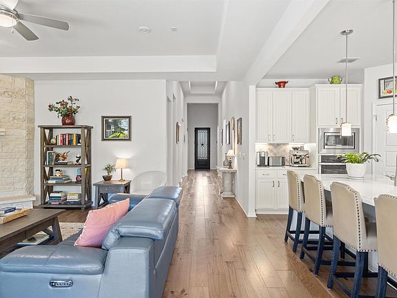 4th image of 210 Raptor Beak Way