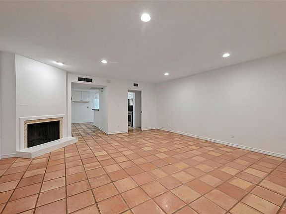 4th image of 6637 Valleyside Rd