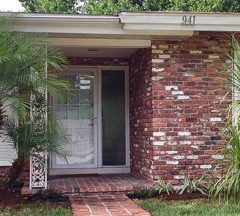 3rd image of 941 S Oleander Dr
