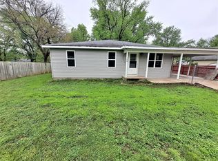 106 E Grand St, Nevada, MO 64772