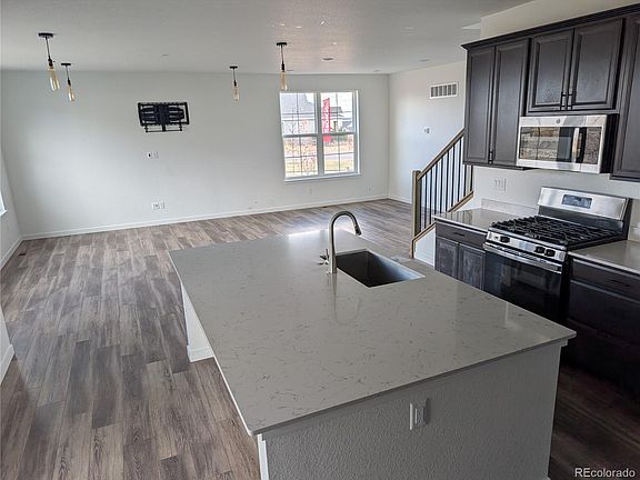 3rd image of 1041 W Witherspoon Drive