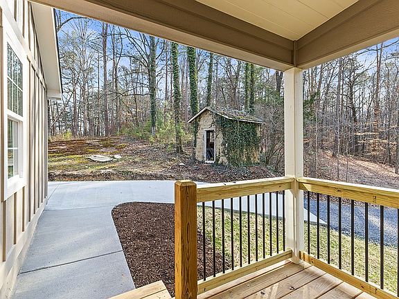 4th image of 400 Lower Mill Creek Rd