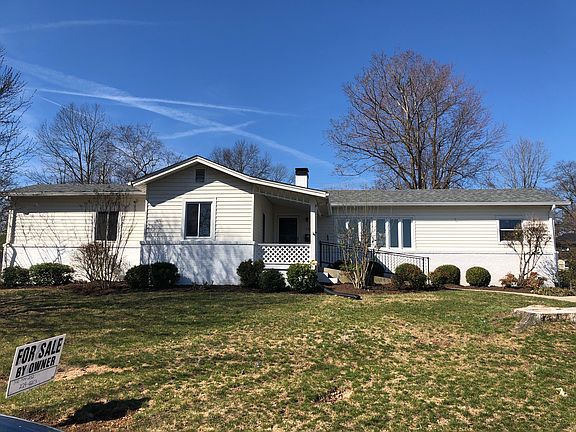 2nd image of 208 Pinewood Ave