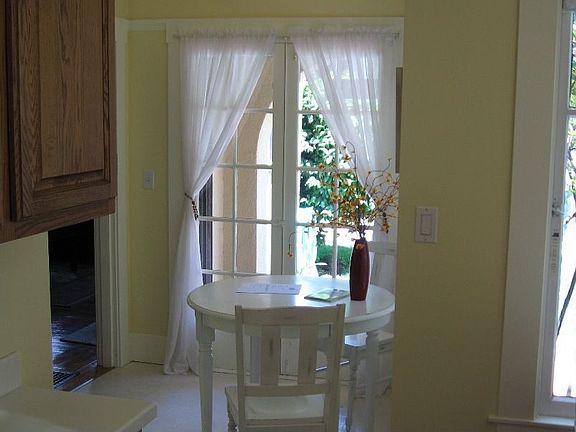 Breakfast nook