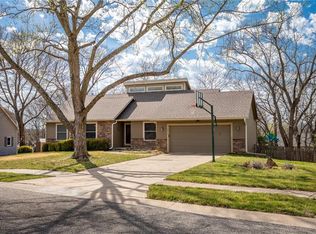 8014 Summit St, Lenexa, KS 66215