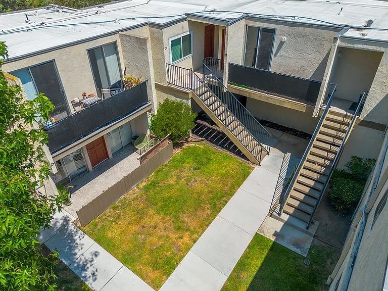 2850 Reynard Way #23 — Photo 3