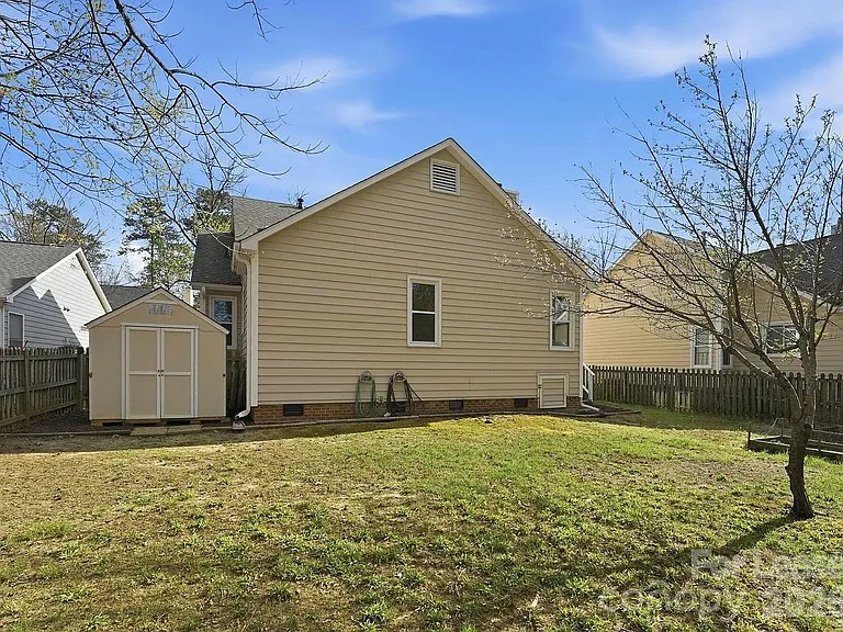 108 Kronos Ln — Photo 11