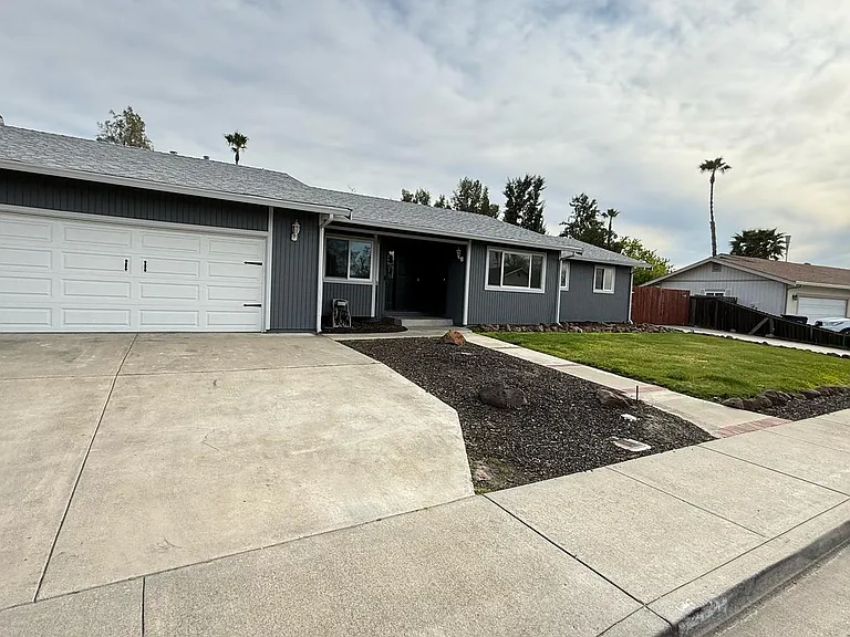 5243 Wisteria Way — Photo 2