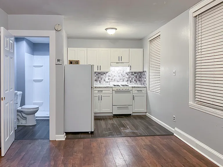 744 S 15th St #3R — Photo 4