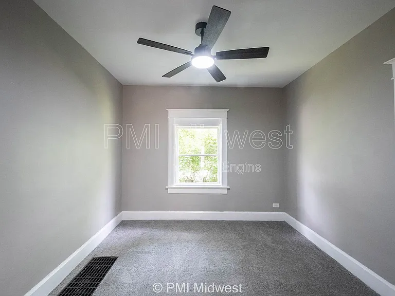 3165 Station St #A — Photo 13