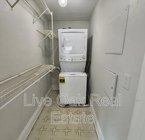 1319 Myrtle Ave #B — Photo 11