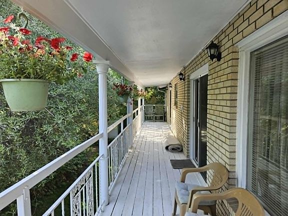 3rd image of 1465 E Spring Ln