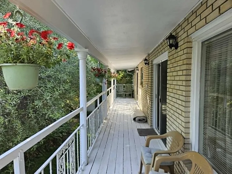 1465 E Spring Ln — Photo 3