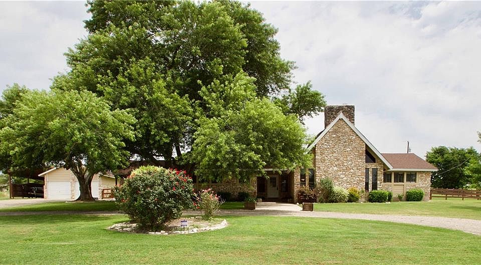 1st image of 131 Park Dr
