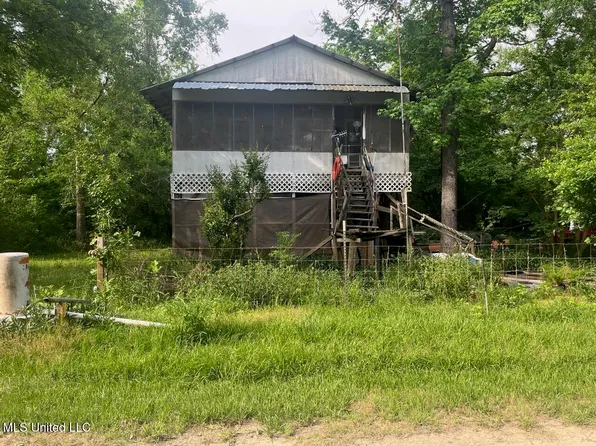 177 River Bend Rd, Lucedale, MS 39452