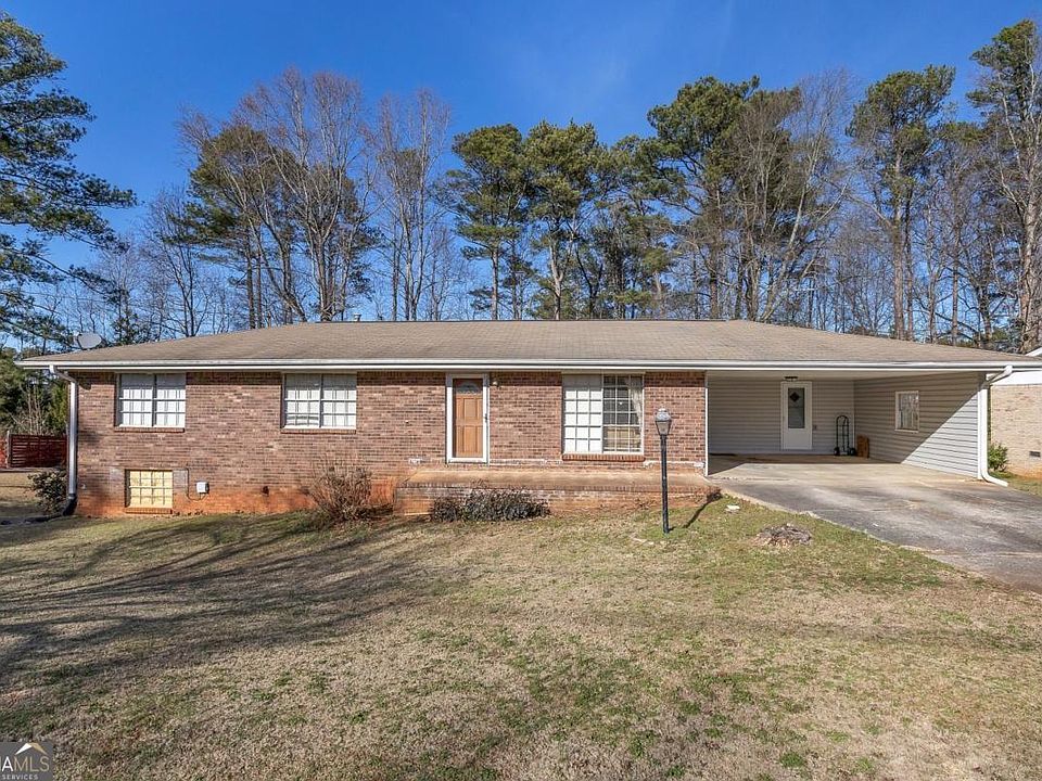 1st image of 2075 Pinevale Dr NE