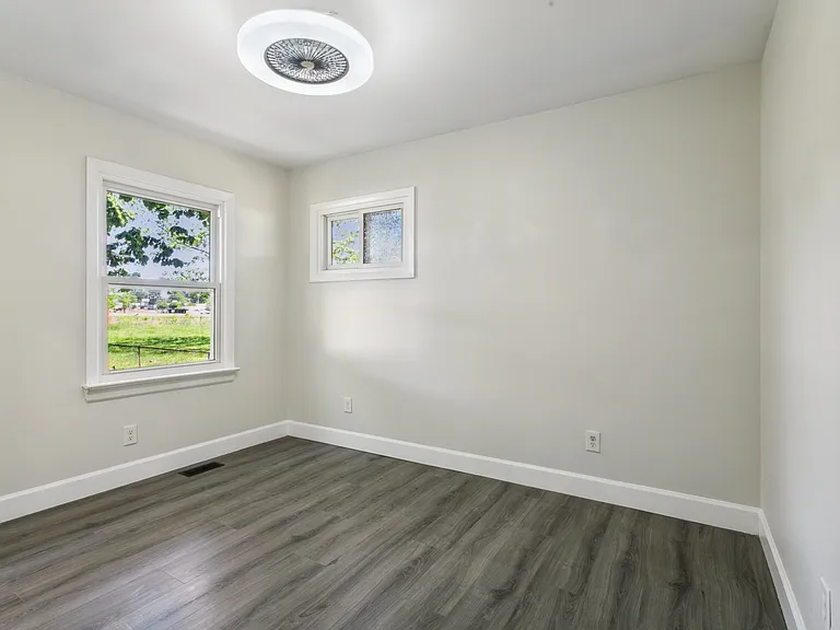 314 Martha Lee Dr — Photo 23