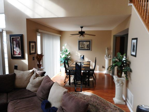 3rd image of 2813 Effingham Ct #2813