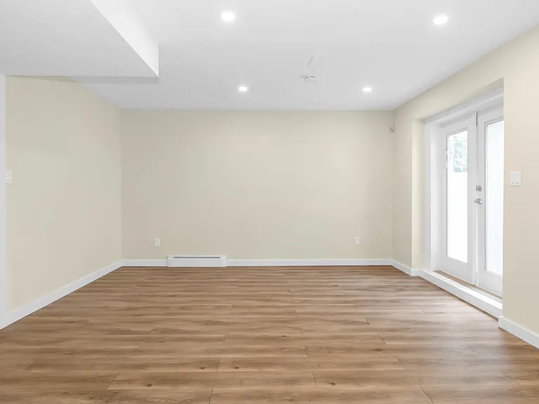 805 Fowler Ct #BASEMENT — Photo 10