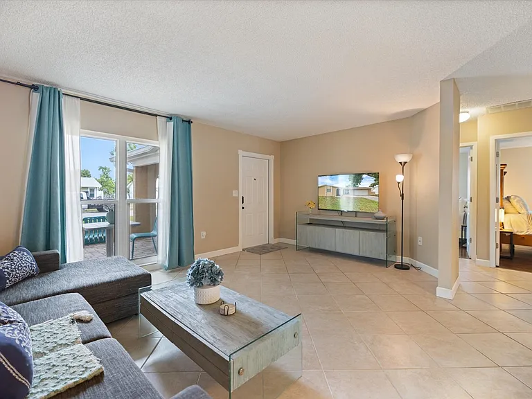 818 Plum Tree Ln — Photo 13