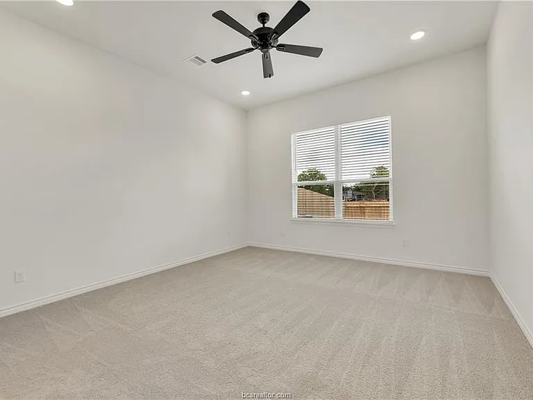 2547 Leyla Ln — Photo 14