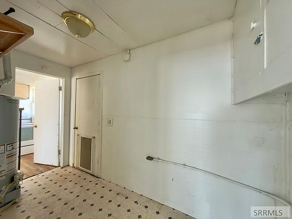 3rd image of 948 Fairbanks Ave