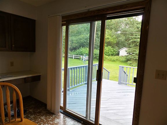 5th image of 614 E Urquhart St