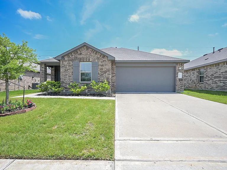 20819 Medford Landing Ln — Photo 1