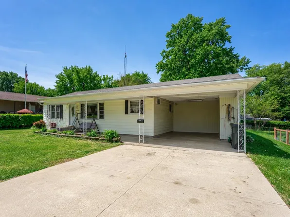 415 S Genoa St, Genoa, IL 60135
