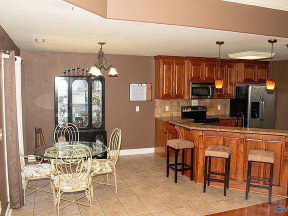 3rd image of 119 Evergreenview Dr