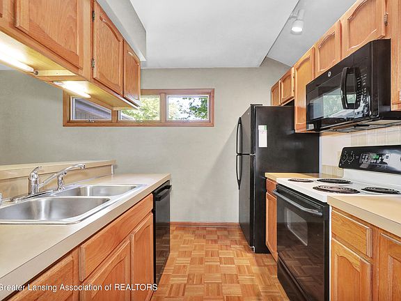 5th image of 5425 Wild Oak Dr