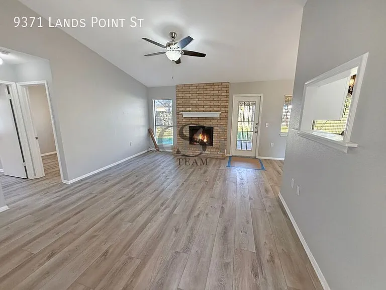 9371 Lands Point St — Photo 7