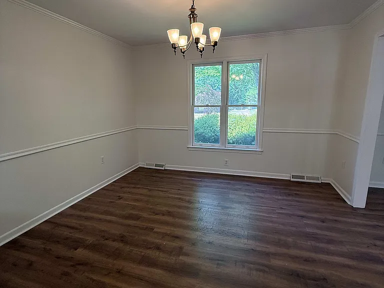 610 Clarendon Dr — Photo 6