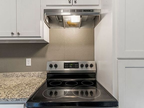 4th image of 2554 S Jamestown Ave