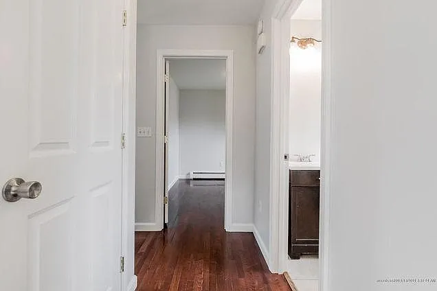 5 Eastman Ave — Photo 33