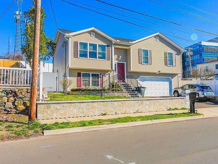 45 Daytona St — Photo 2