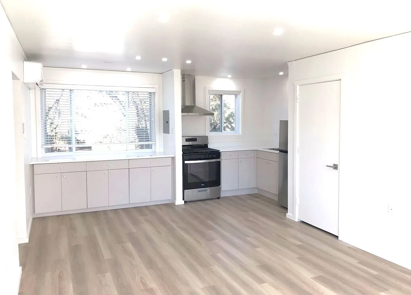 Gold Street Apartments 5 — Photo 1