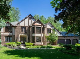 14 Deer Run Ct, Williamsville, NY 14221