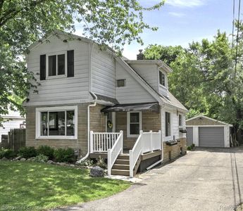 9081 Julia Ave, White Lake, MI, 48386