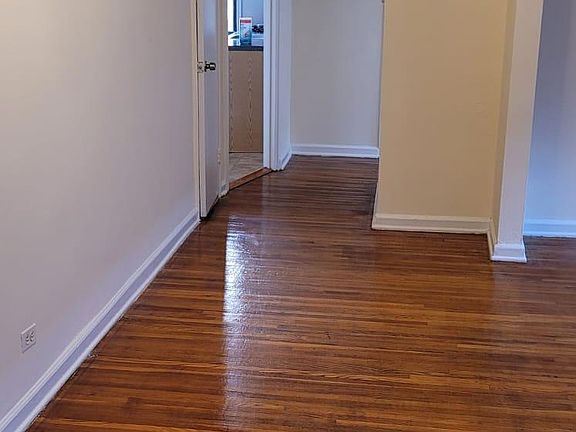 4th image of 3439 Knox Pl APT 6J