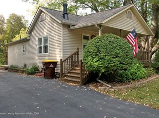 731 W Main St, Grand Ledge, MI 48837