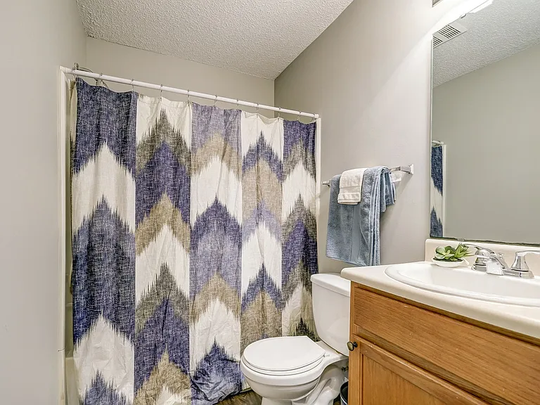 Highland Ridge Apartment Homes — Photo 9