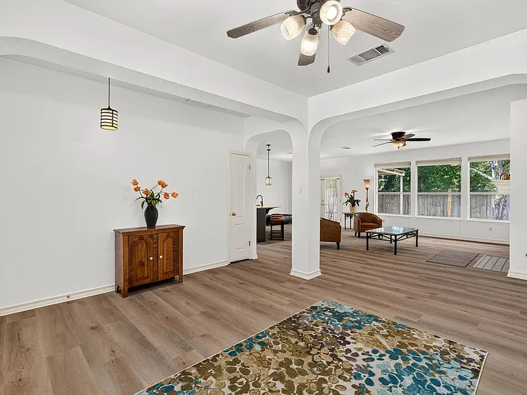 1612 Zunker Cv — Photo 11