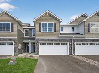 19946 Hunters Rdg, Rogers, MN 55374